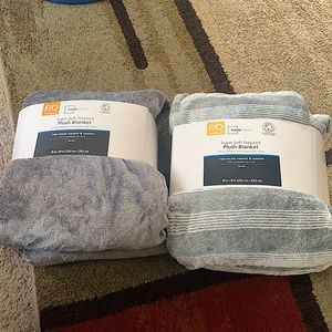 Soft blanket from Walmart (not used)